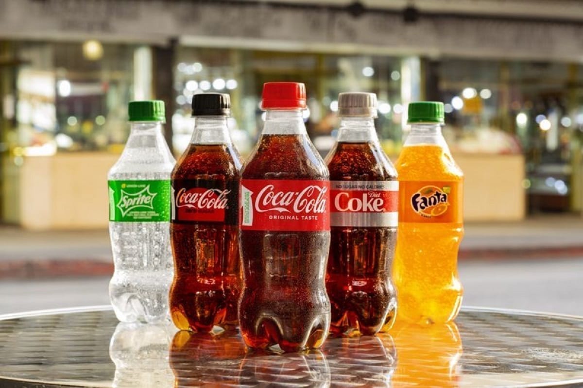 Coca-Cola переходить до пляшок з переробленого пластику