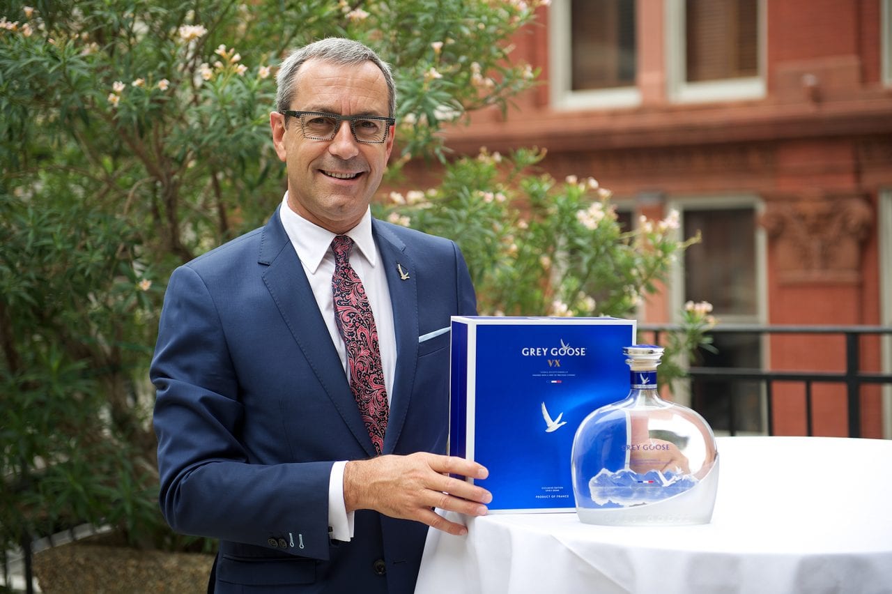 Знаменитый бренд смешал водку с коньяком