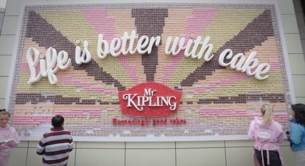 Самый вкусный рекламный щит