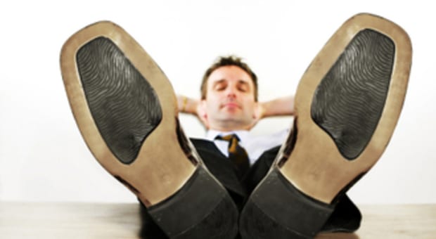 Почему работодатели не увольняют лентяев