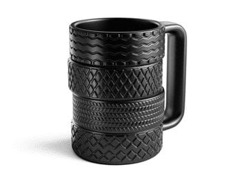 Украинские новинки на Kickstarter: зловещие карты для покера и революционная кружка