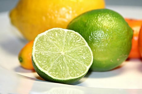 Любимый напиток в коробке из апельсина