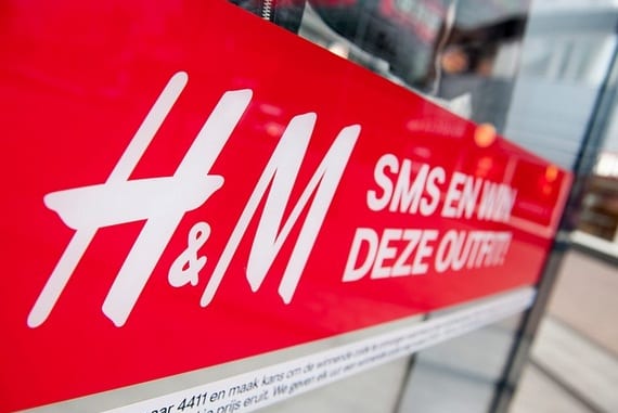 Вещи из новой коллекции H&M – даром и прямо на улице