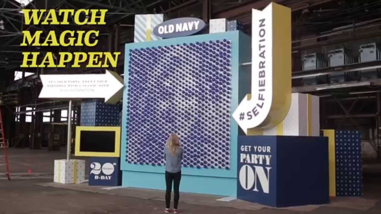 Селфи-портрет из воздушных шариков (ВИДЕО)