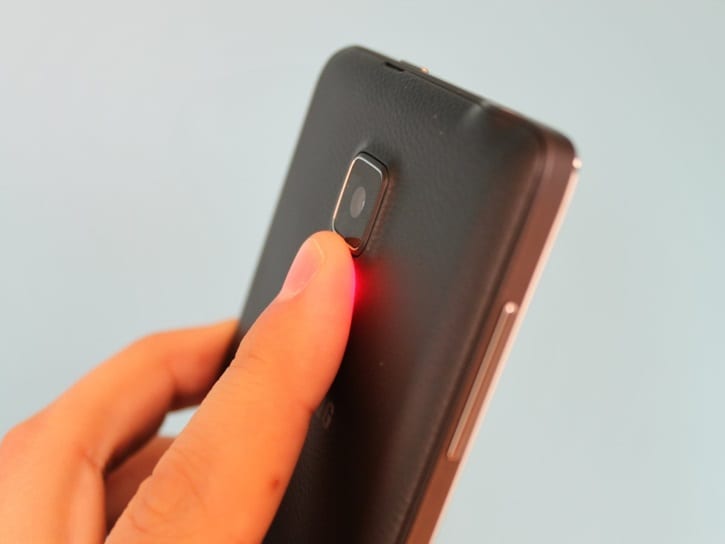 11 вещей, которые умеет делать новый смартфон Samsung, но не умеет iPhone 6