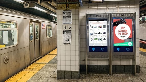 Первый пошел! Amazon в метро Нью-Йорка