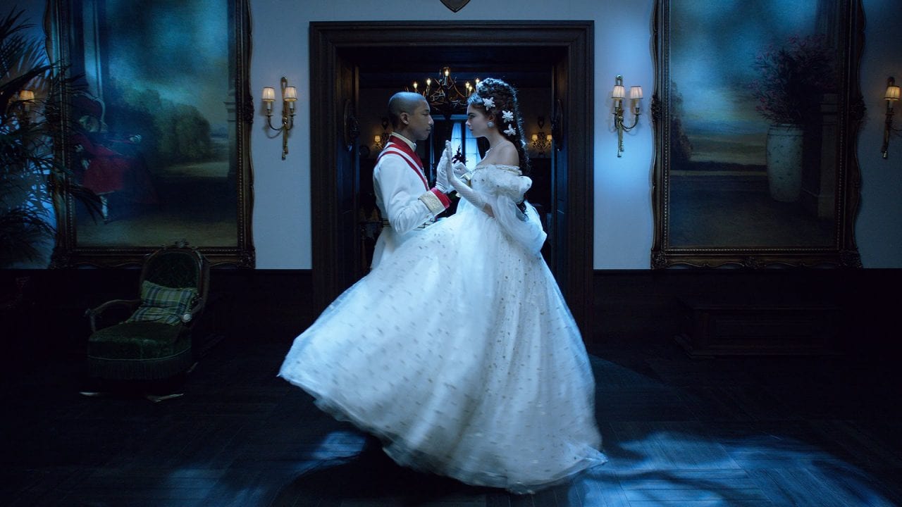 Ролик от Лагерфельда: изысканный как Карл (ВИДЕО)