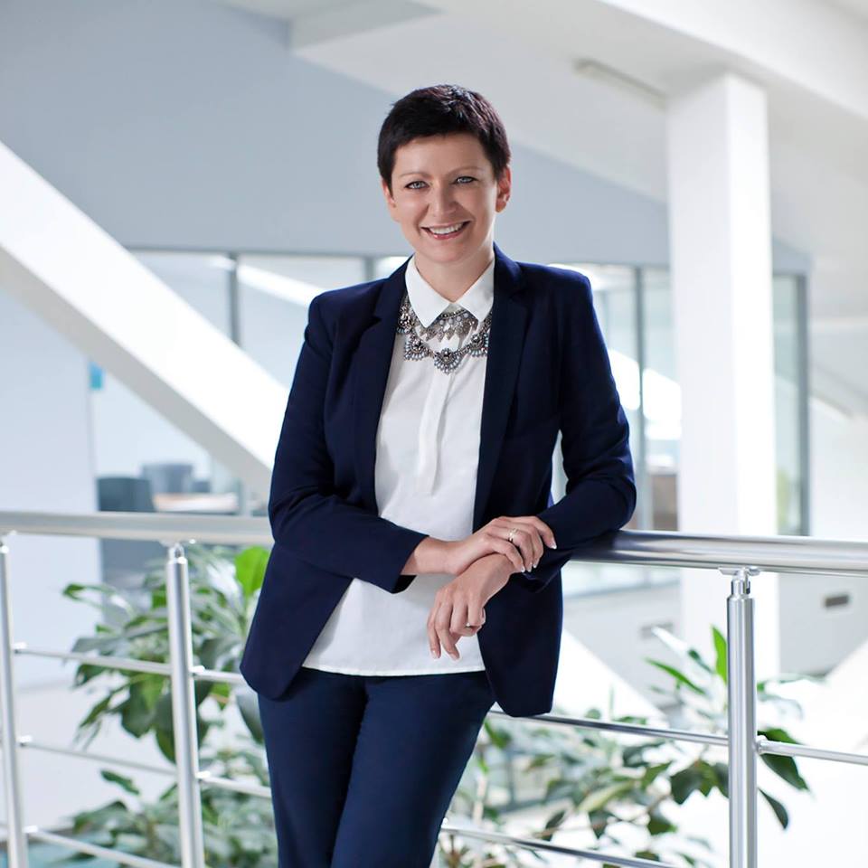 Из рекламы – в информагентство