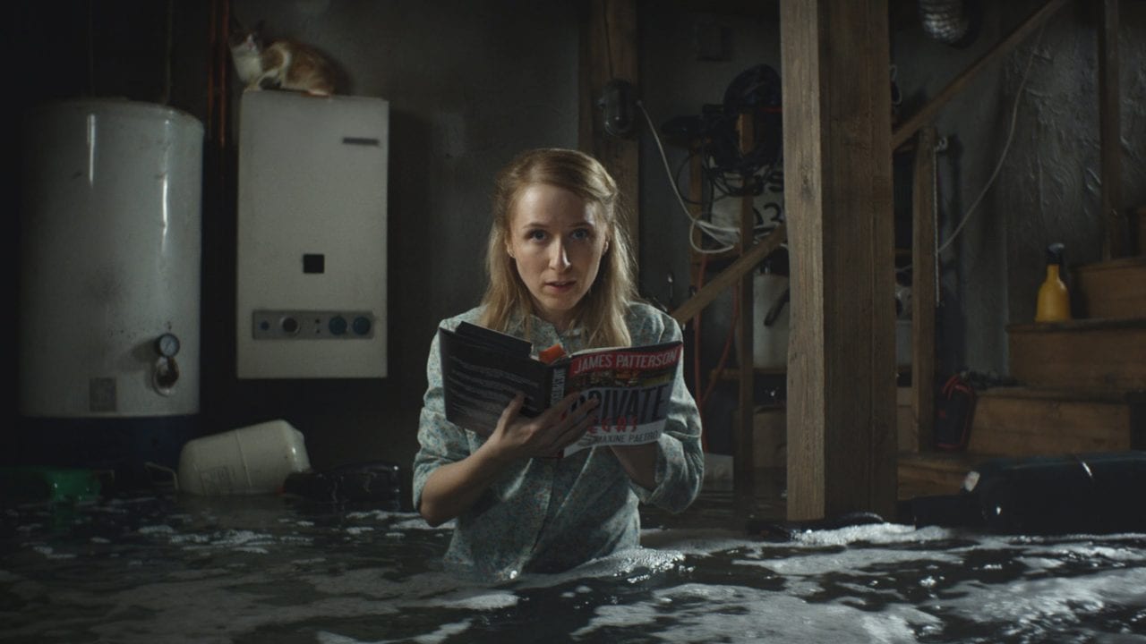 Странная реклама книги (ВИДЕО)