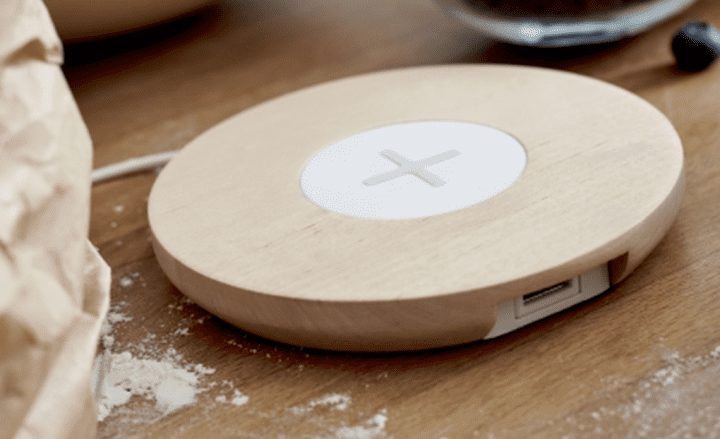 Зарядись от тумбочки