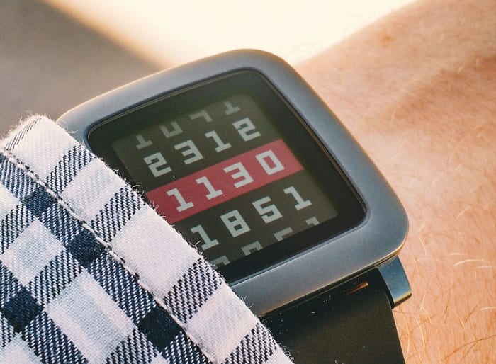 Часы опередили холодильник (ВИДЕО)