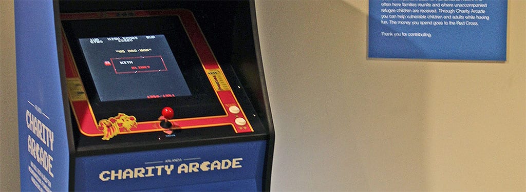 Шведский Красный крест сшибает мелочь (ВИДЕО)