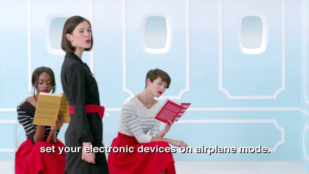 Ретро-инструкция на борту (ВИДЕО)