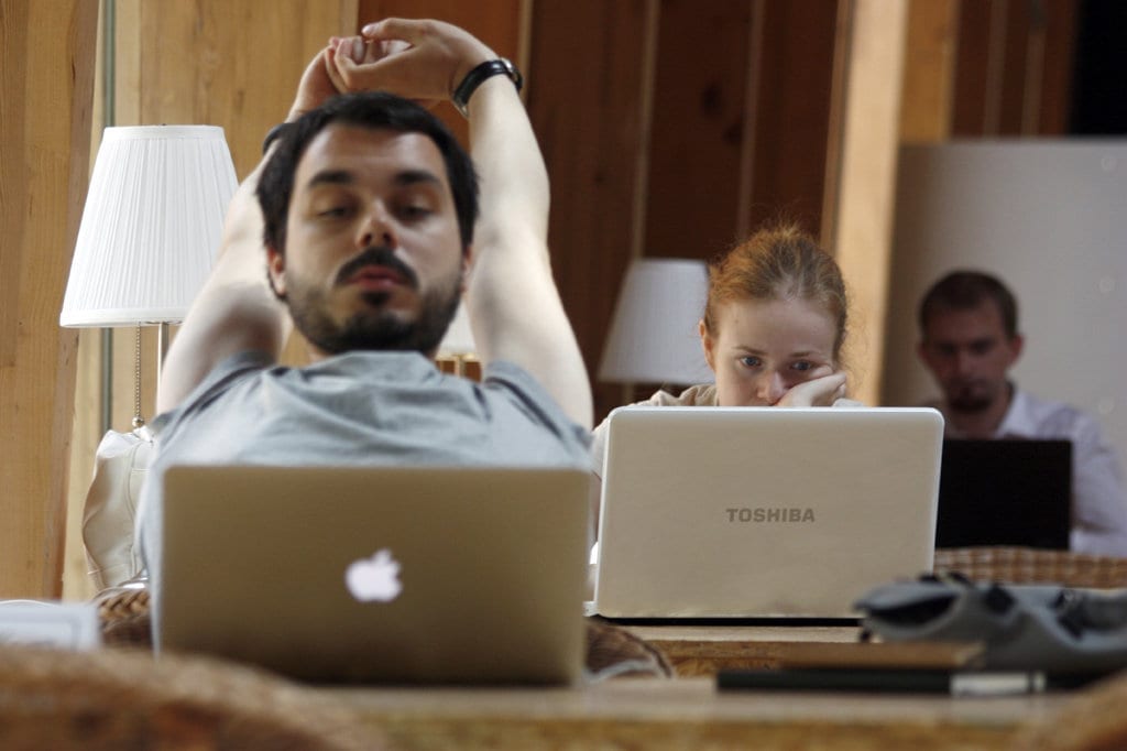 Офисный планктон бежит из офиса