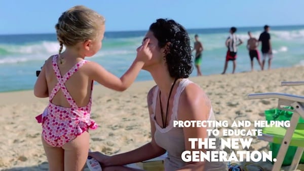 Кукле больно, кукла обгорела (ВИДЕО)