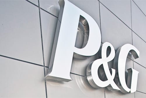 Гигант затягивает пояс. За счет маркетинга