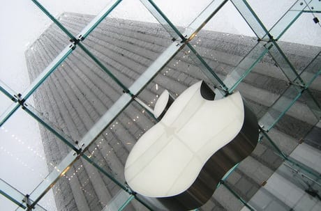 Яблоко должно быть в белом