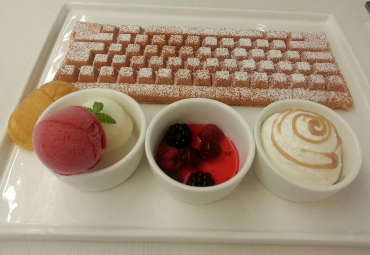 Сдобная клава и мышка с кремом