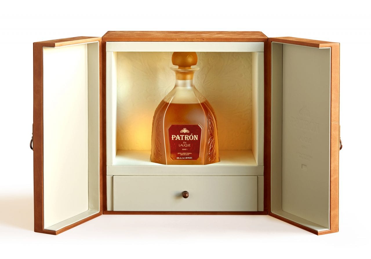 Сердце агавы в хрустальном графине