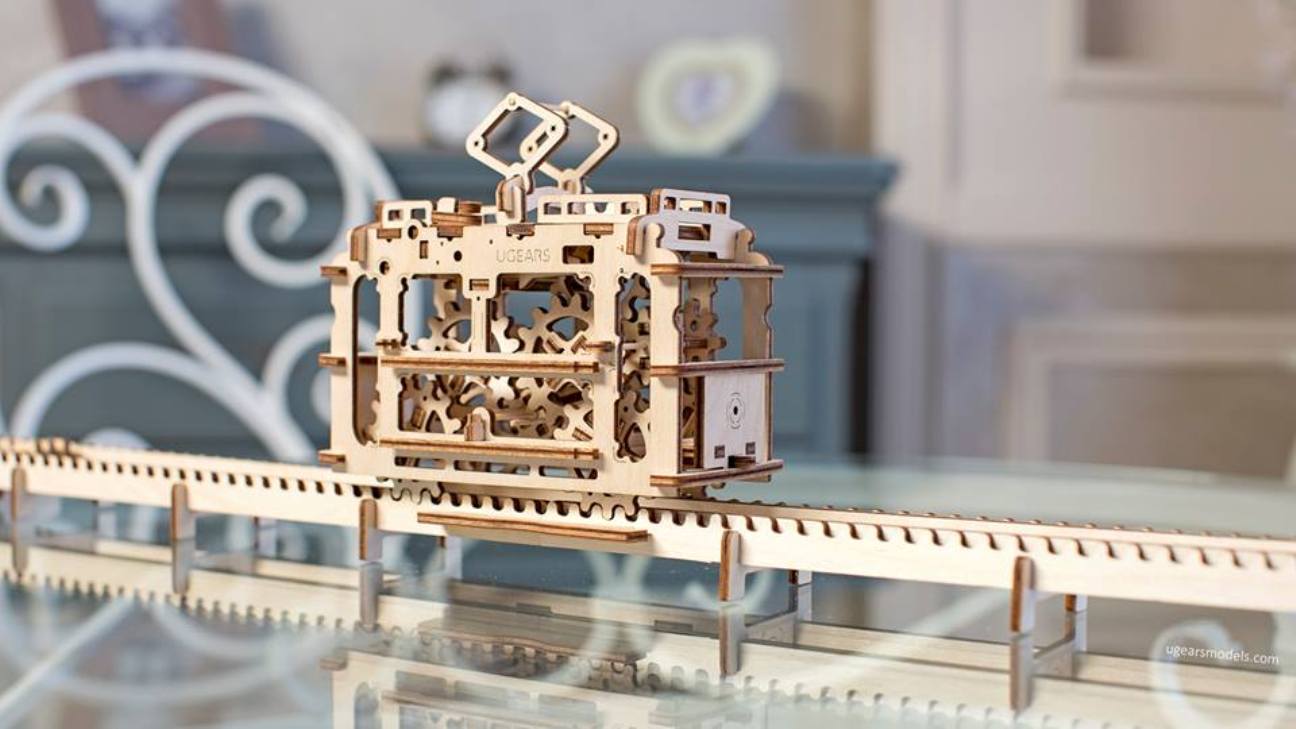 24 тысячи за деревянный трамвайчик