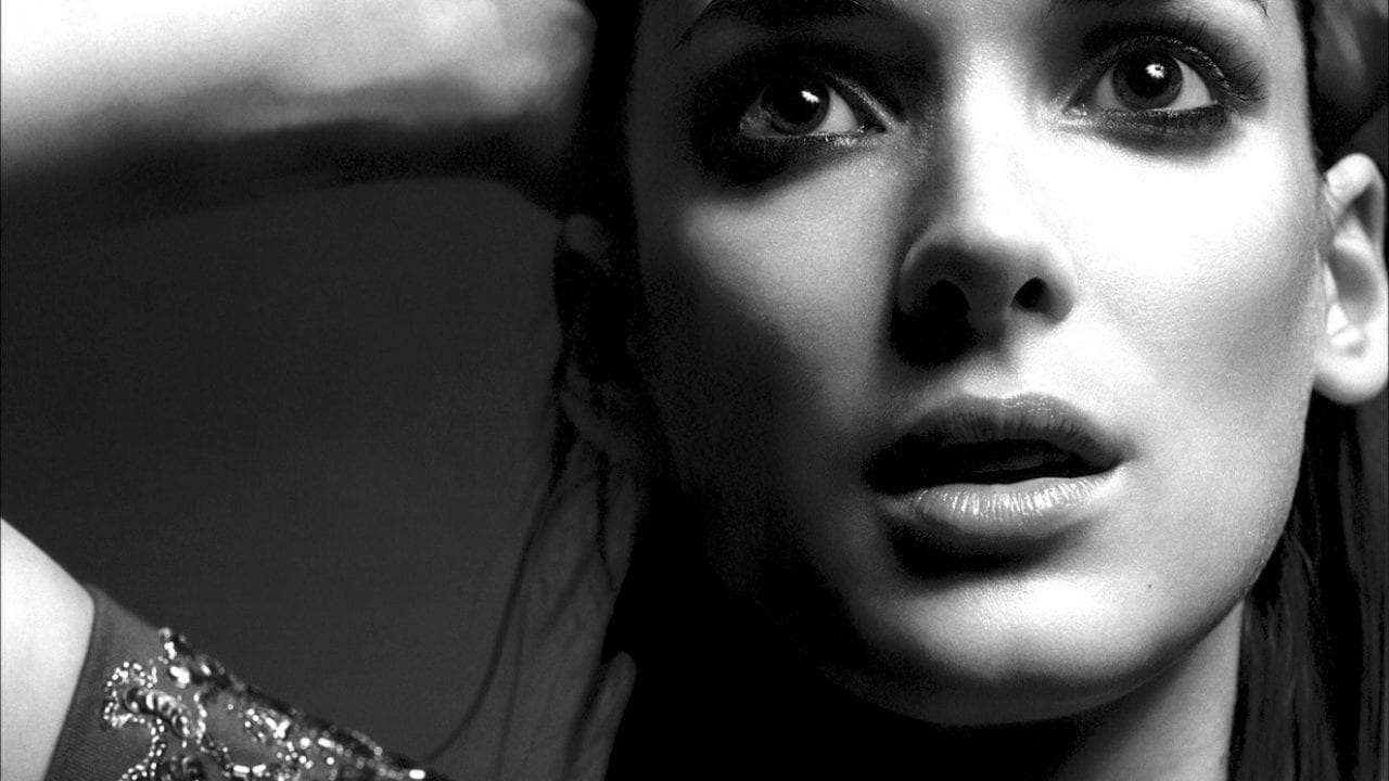 Звезда в образе героини шестидесятых