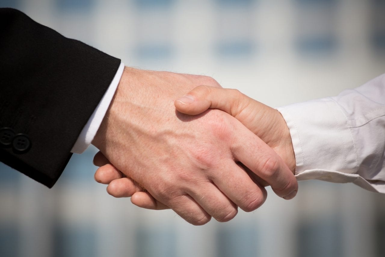 Теория шести рукопожатий неверна. Доказано Facebook