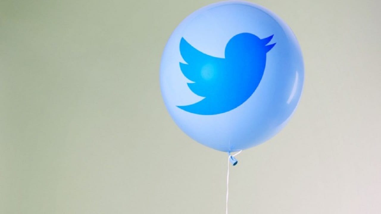 10 свечек на тортике Твиттера