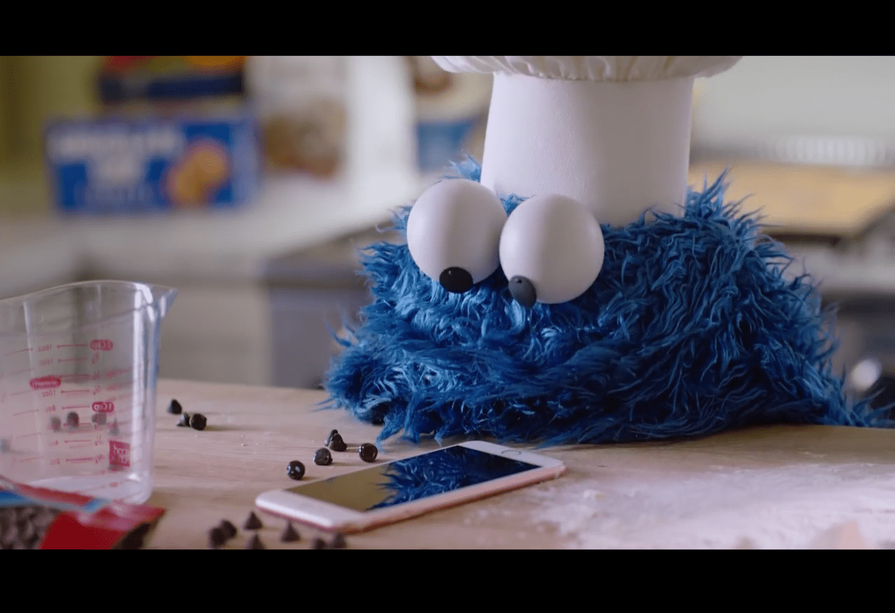 Apple, Коби Брайант, и монстр с печеньками (МНОГО ВИДЕО)