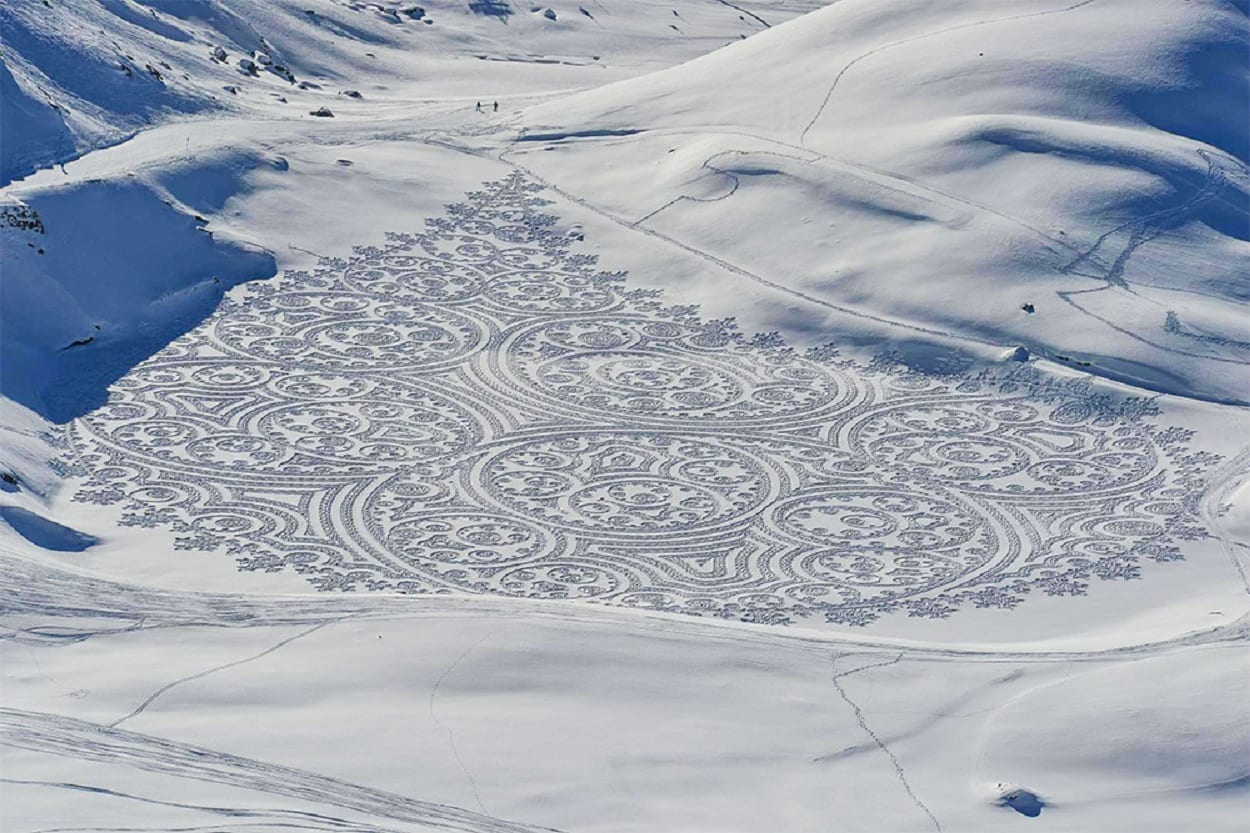 Как красиво сломать позвоночник снежинке