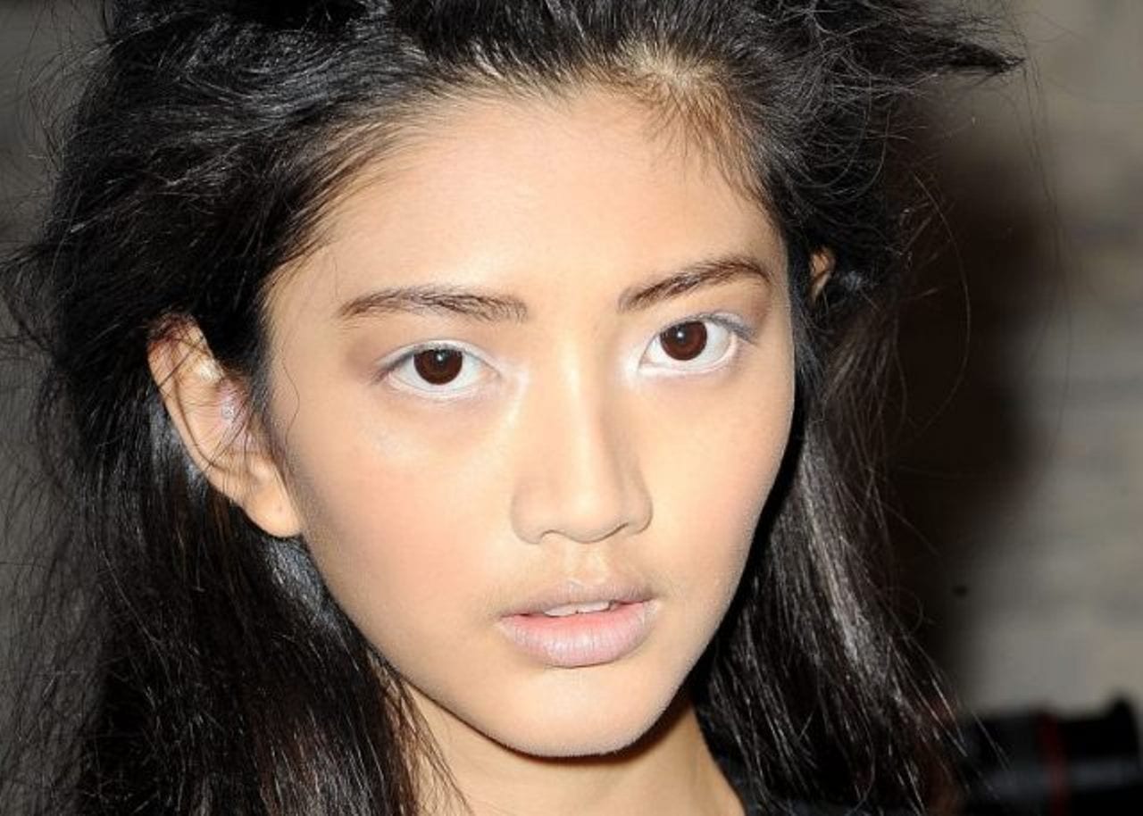 Восточное лицо Maybelline