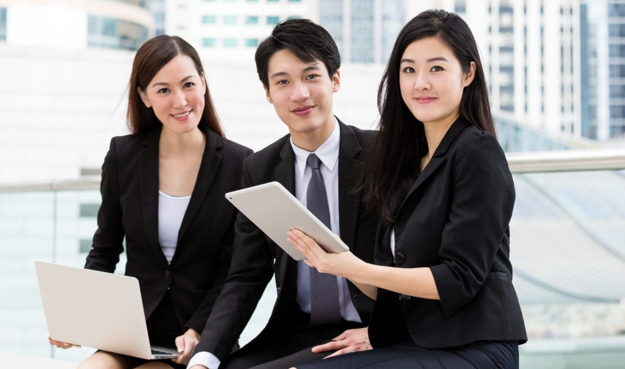 У выходцев из Азии в США зарплаты выше