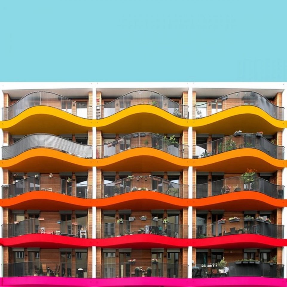 Сделай радужный дом и живи себе в нём.