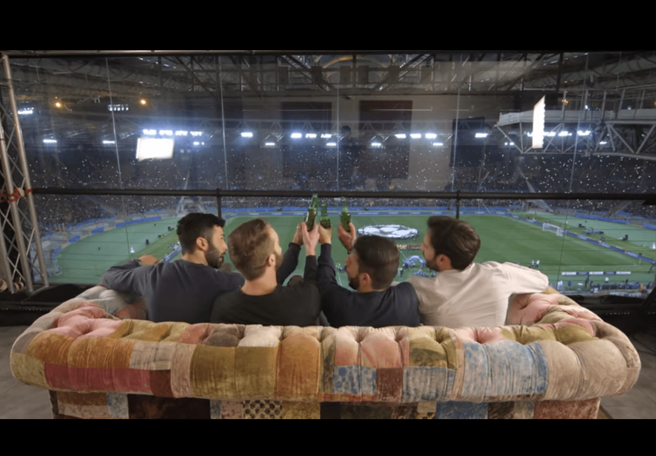 Друзья или футбол – вот в чём вопрос! (ВИДЕО)