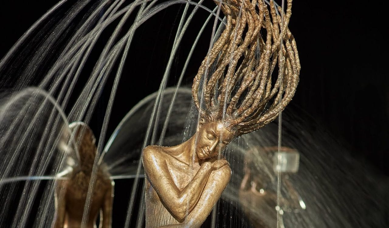 Изящество из воды и бронзы