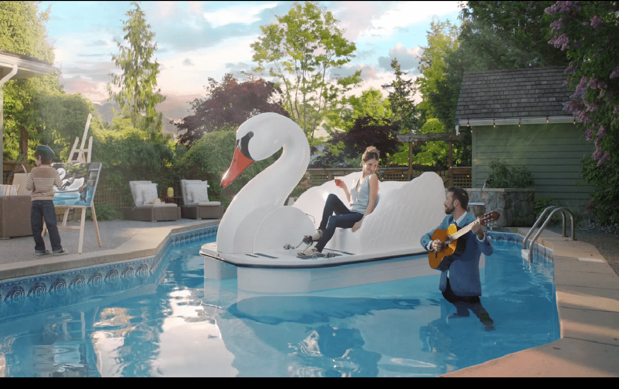 Всегда в джинсах, всегда в движении (ВИДЕО)