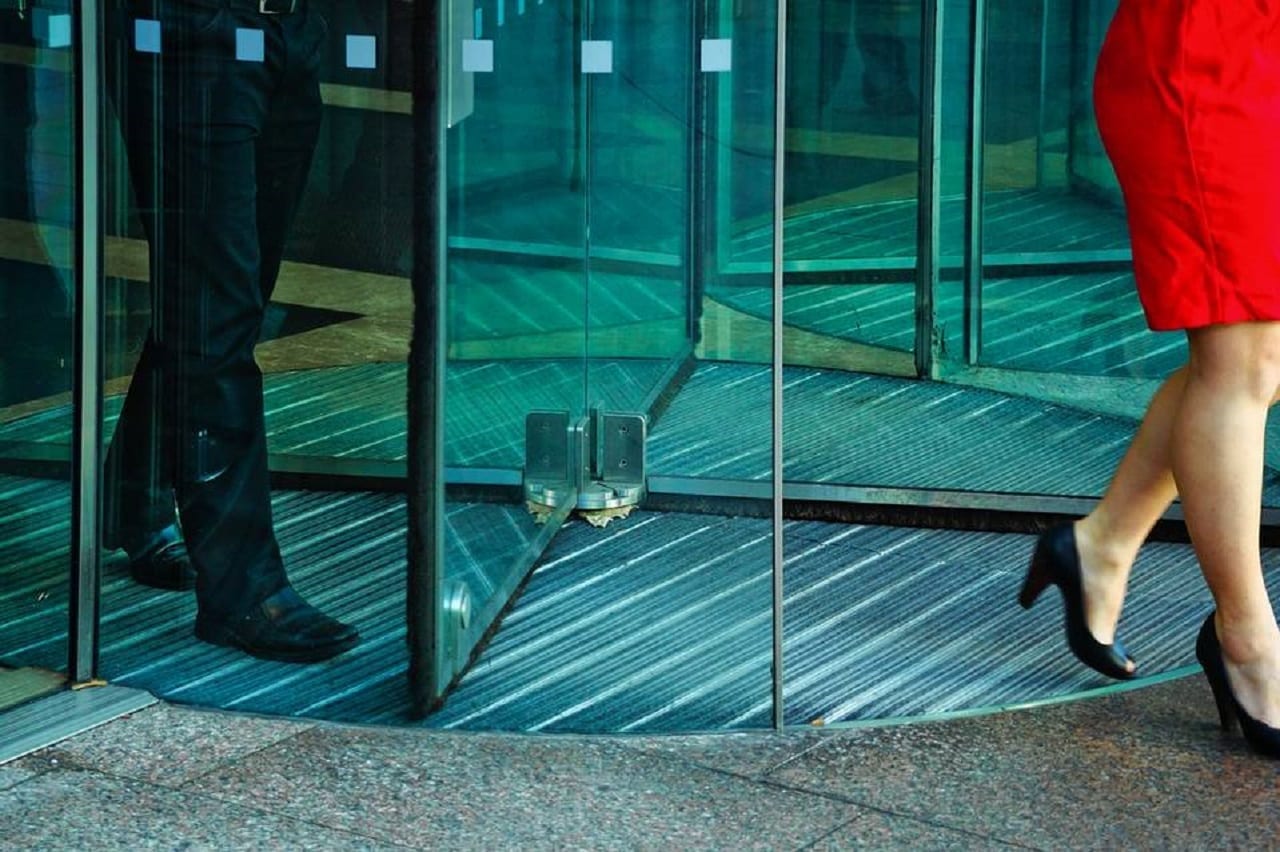 Почему лидеры бизнеса поощряют уход лучших сотрудников?