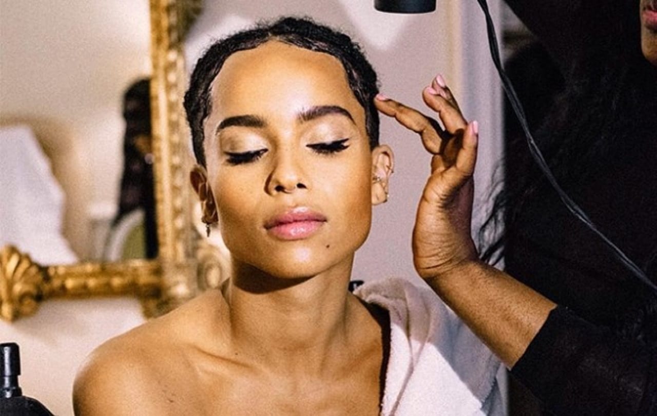 Зои Кравиц раскрывает психологические секреты макияжа (ВИДЕО)