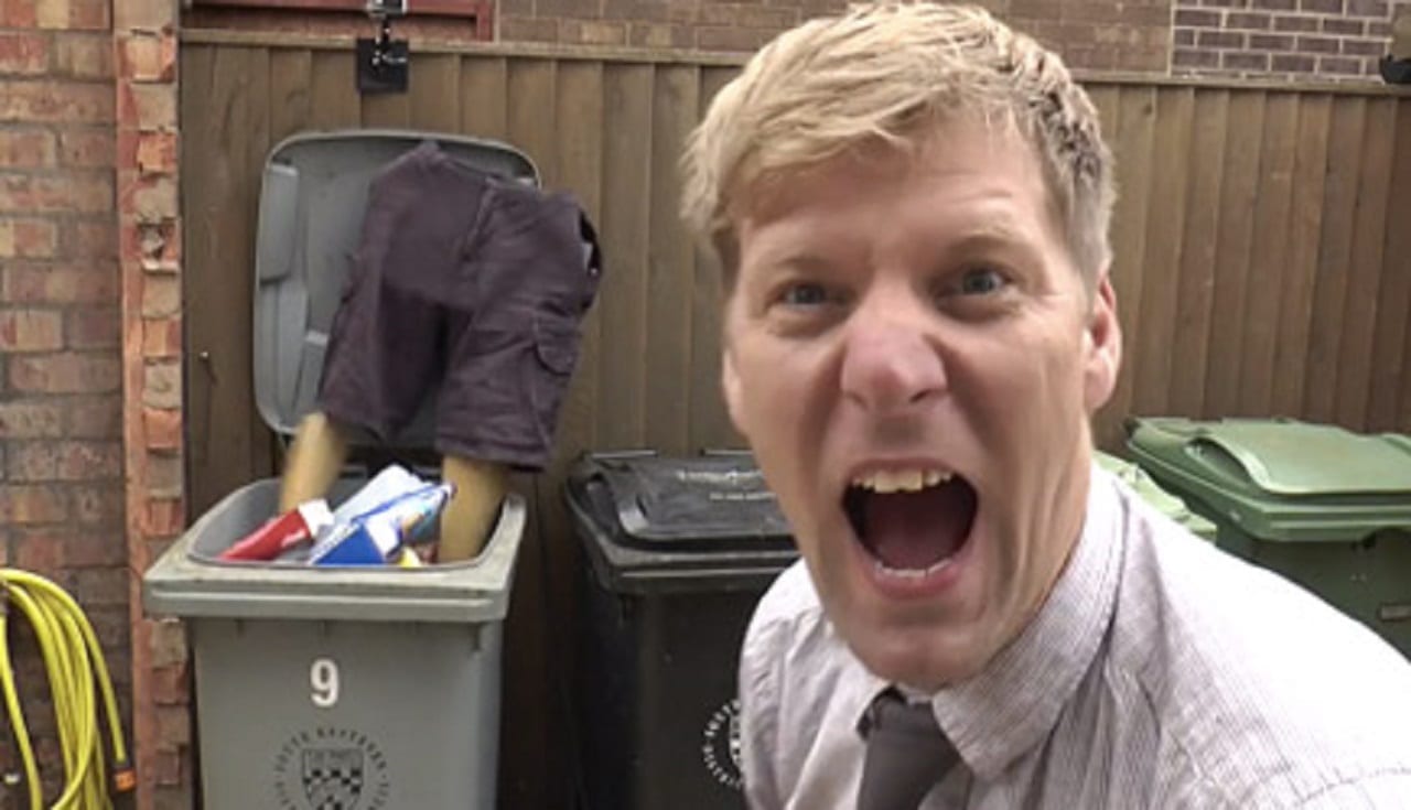 Робот-топтунчик для мусора (ВИДЕО)