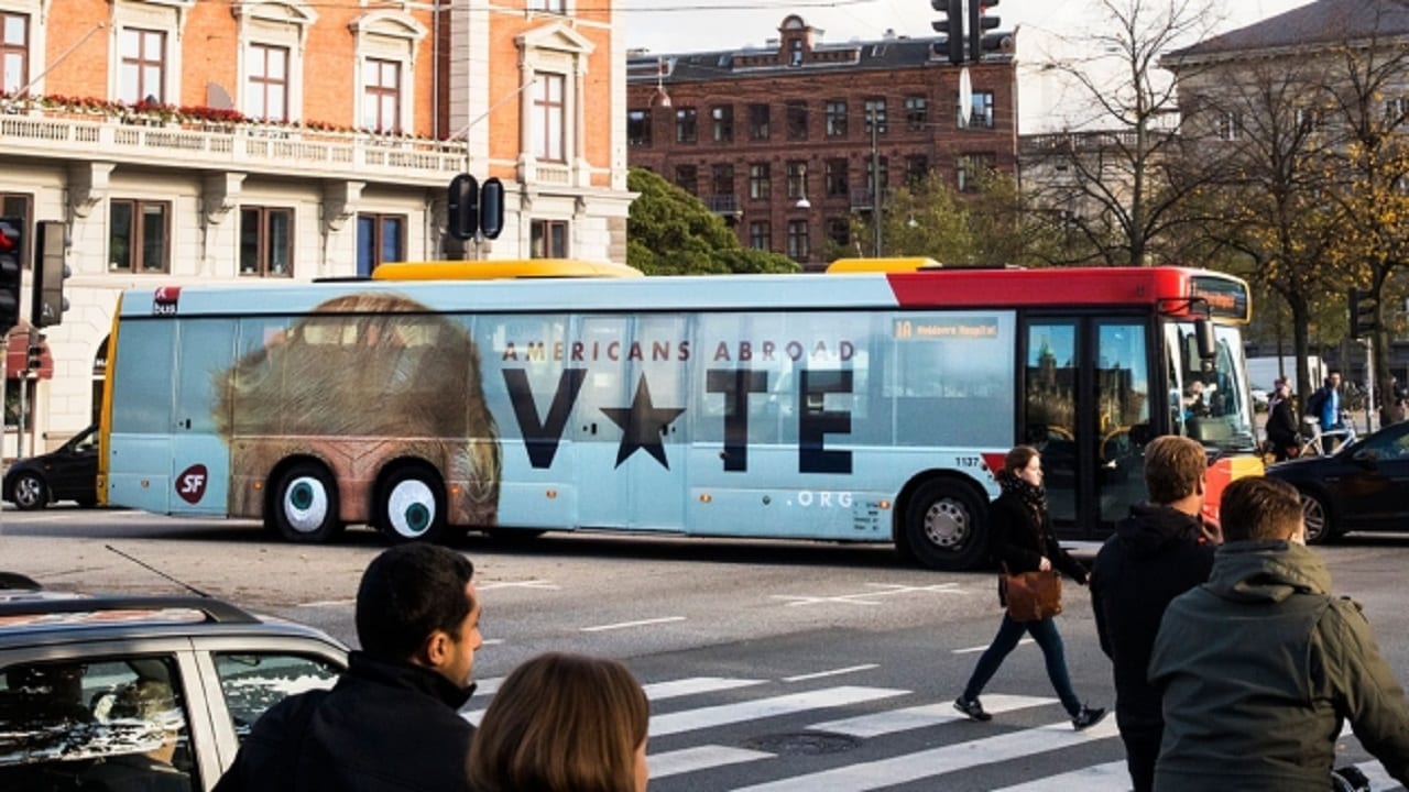 Автобус-Трамп вращает глазами (ВИДЕО)