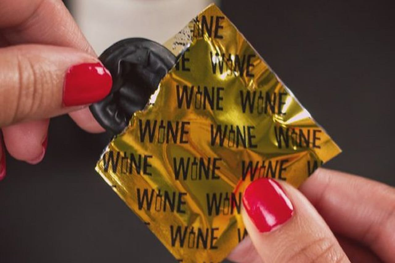 Презервативы для вина