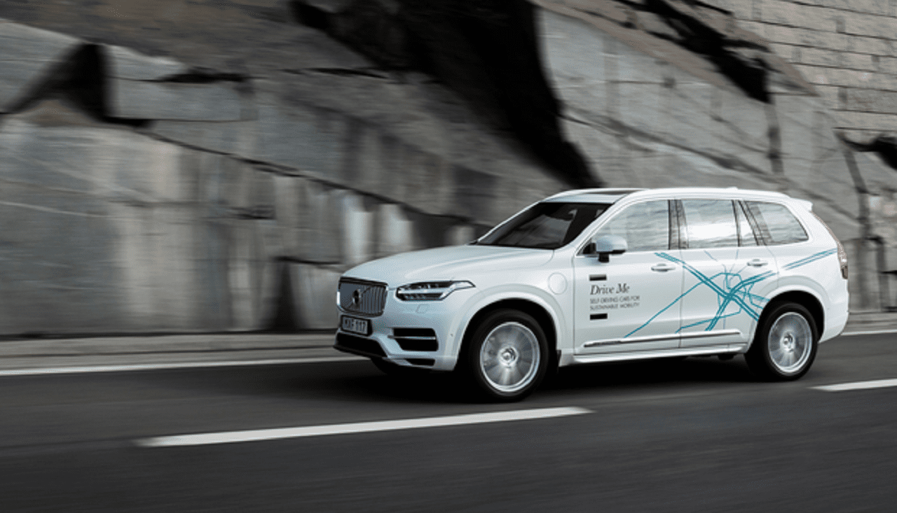 Зачем беспилотные автомобили маскируются под обычные