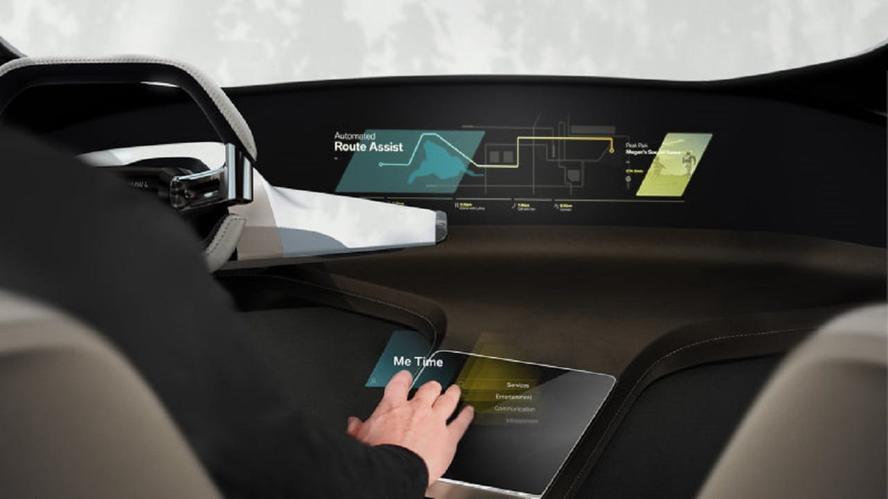 Невидимая панель приборов от BMW