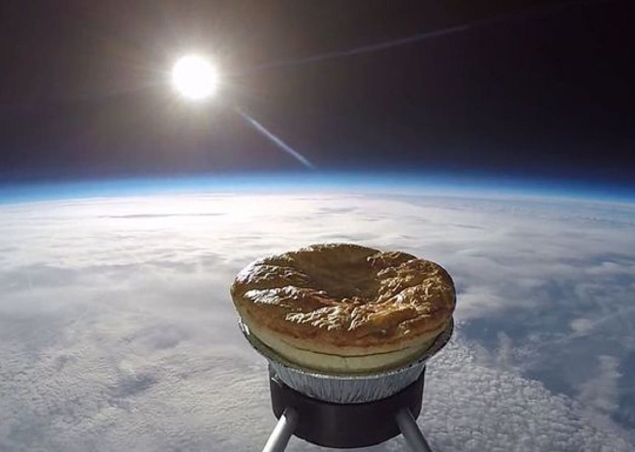 Пирог на орбите (ВИДЕО)