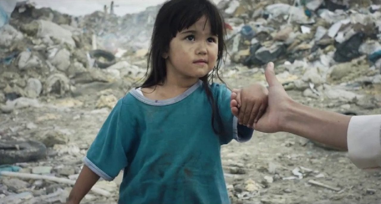 Чтобы спасти голодного ребенка, нужно всего 5 секунд и два клика (ВИДЕО)