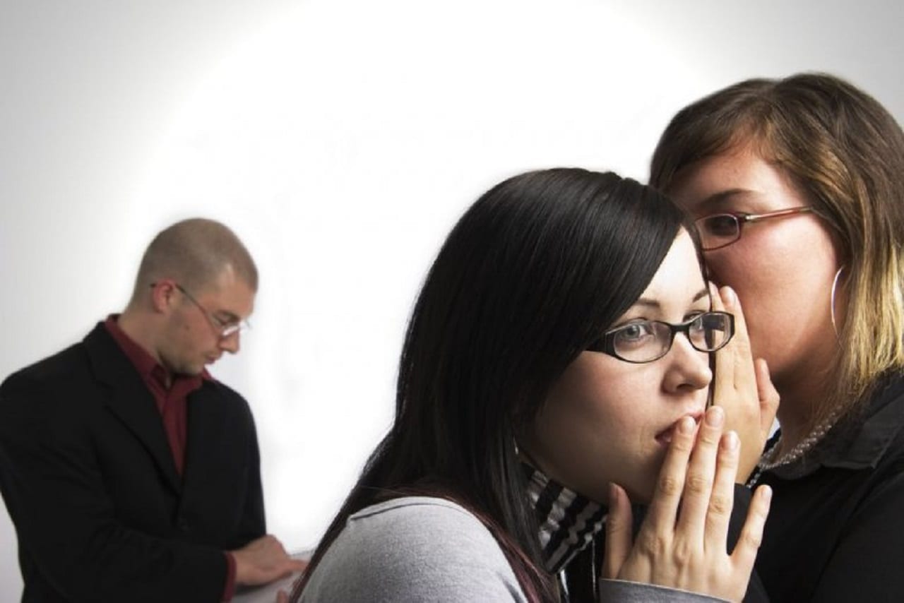 Как обратить интриги в коллективе себе на пользу