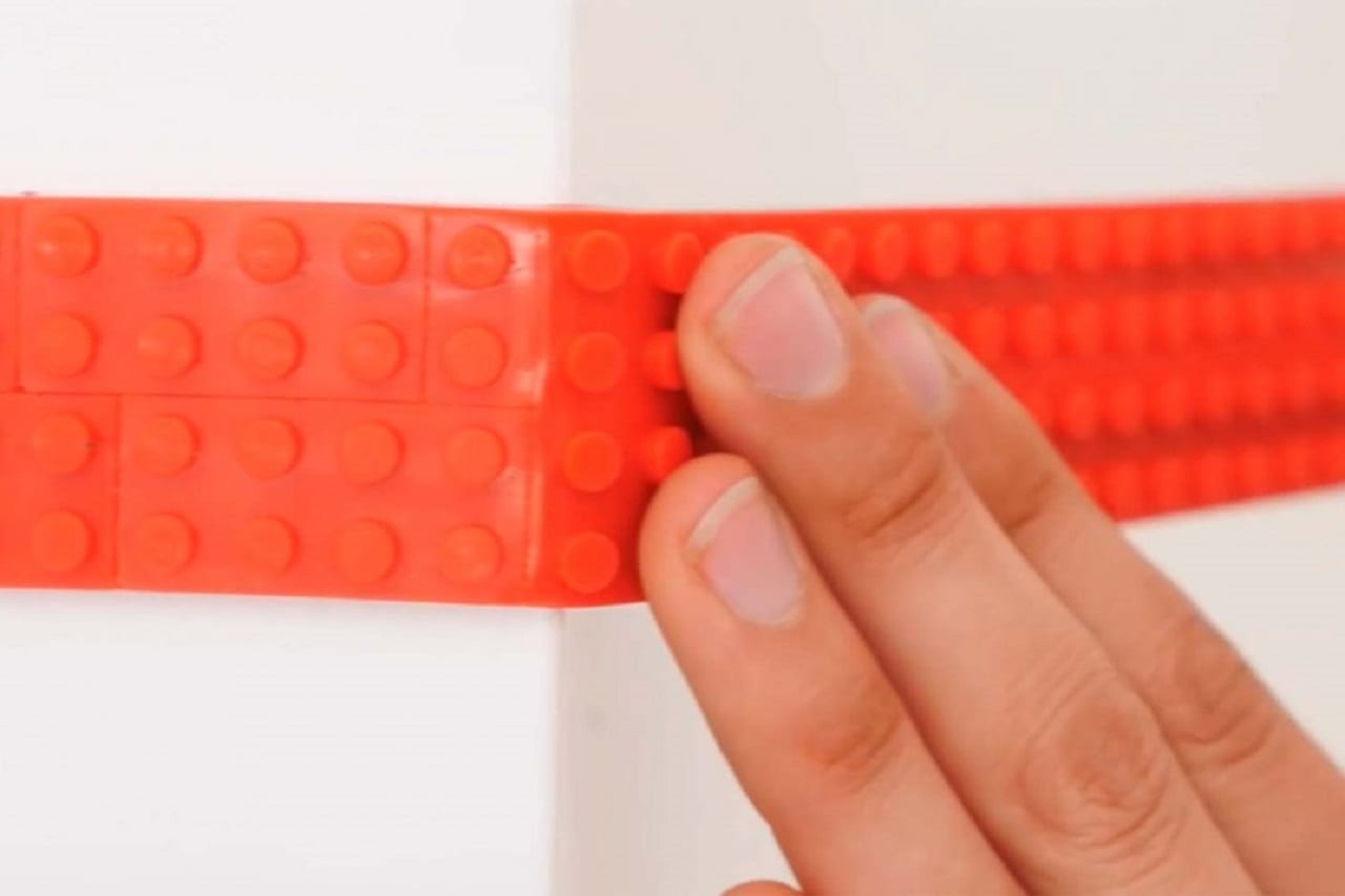 Теперь  Lego можно собирать на вертикальной стене (ВИДЕО)