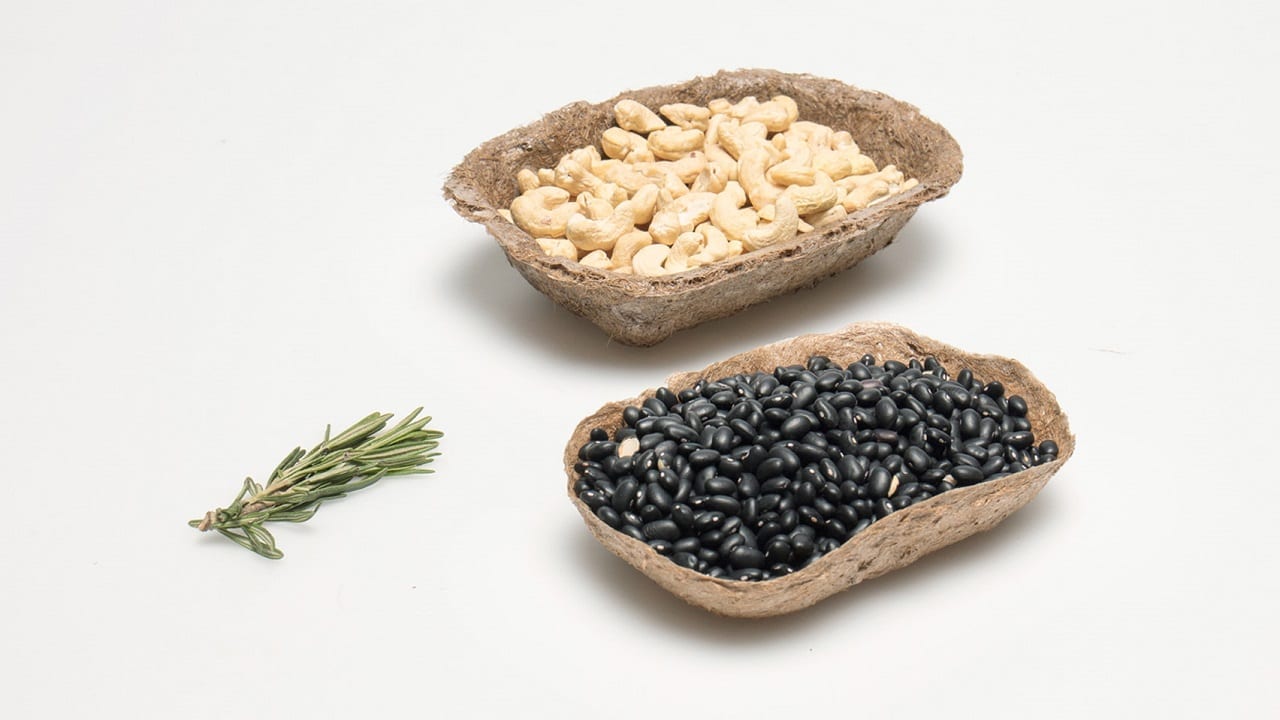 Британский дизайнер разработал упаковку из морских водорослей