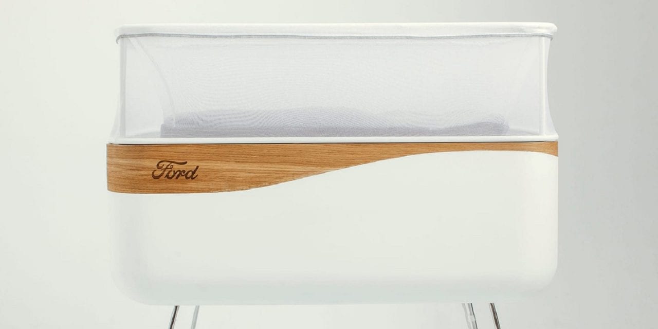 Ford построил колыбельку-симулятор для будущих автовладельцев(ВИДЕО)
