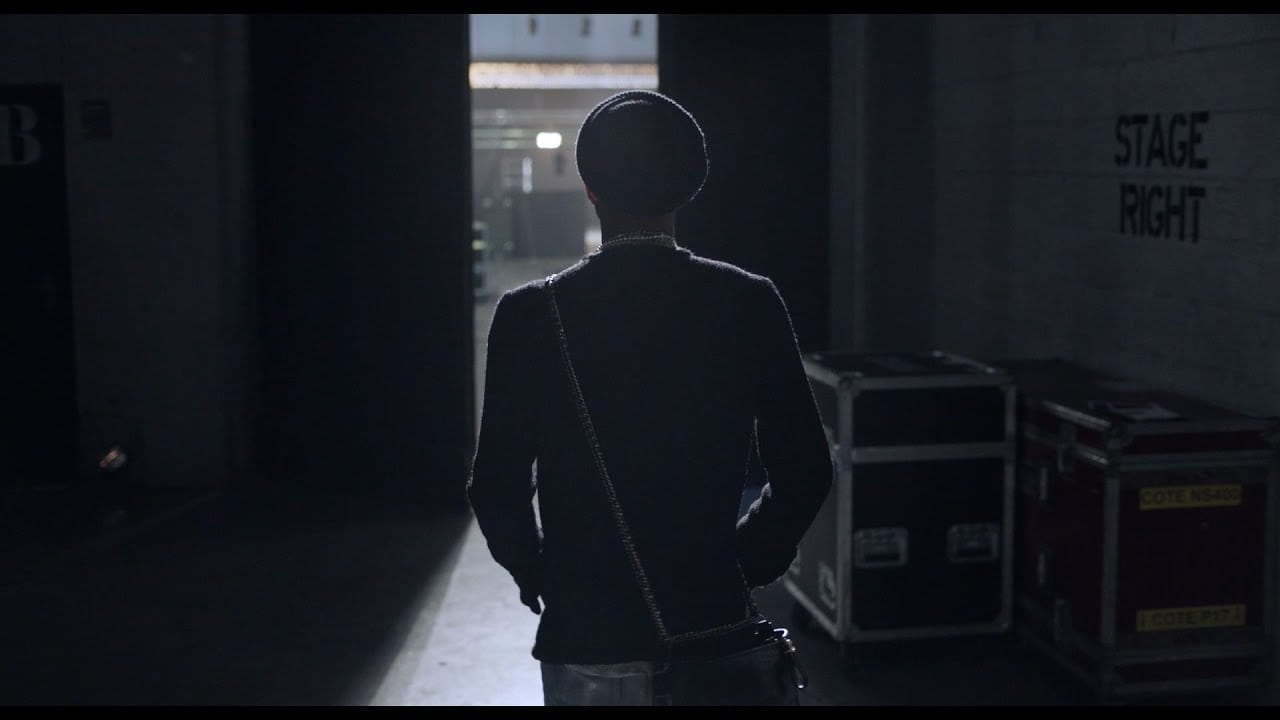 Фаррелл Уильямс и сумка в стиле хип-хоп (ВИДЕО)