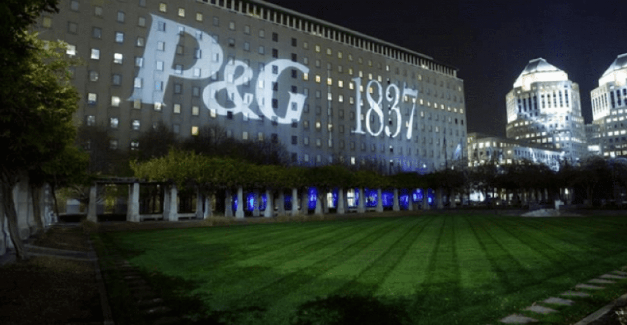 Procter & Gamble урезает маркетинговые расходы